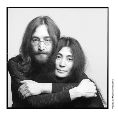 「DOUBLE FANTASY - John & Yoko」キービジュアル（Photo by Iain Macmillan (c)Yoko Ono）