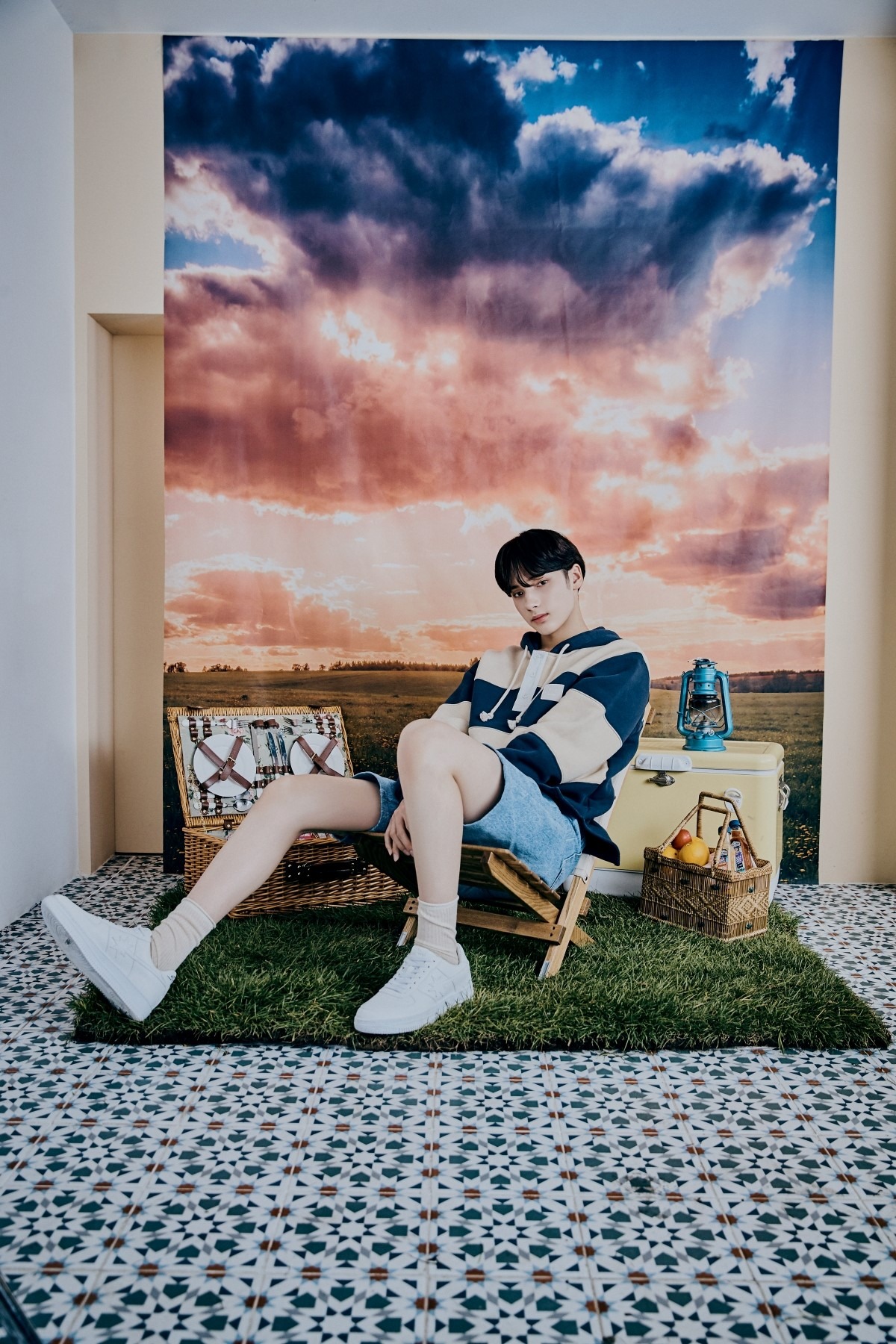 TOMORROW X TOGETHER「minisode1 : Blue Hour」コンセプトフォトARバージョンよりHUENINGKAI 。