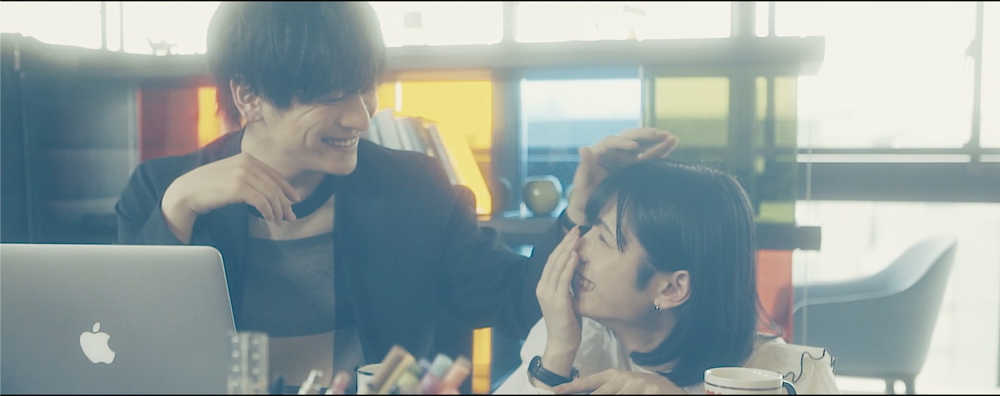 G.U.M「想い焦がれて」ミュージックビデオより。