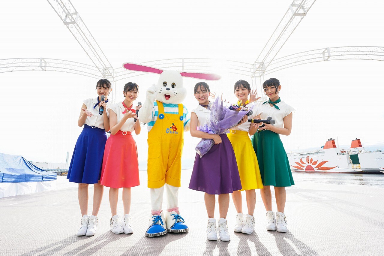 たこ虹が雨上がりの海辺ステージでパフォーマンス、中野サンプラザで「たこ虹クリスマス」開催決定