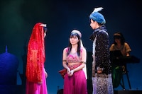 左から山崎夢羽、西田汐里、前田こころ、小林萌花。