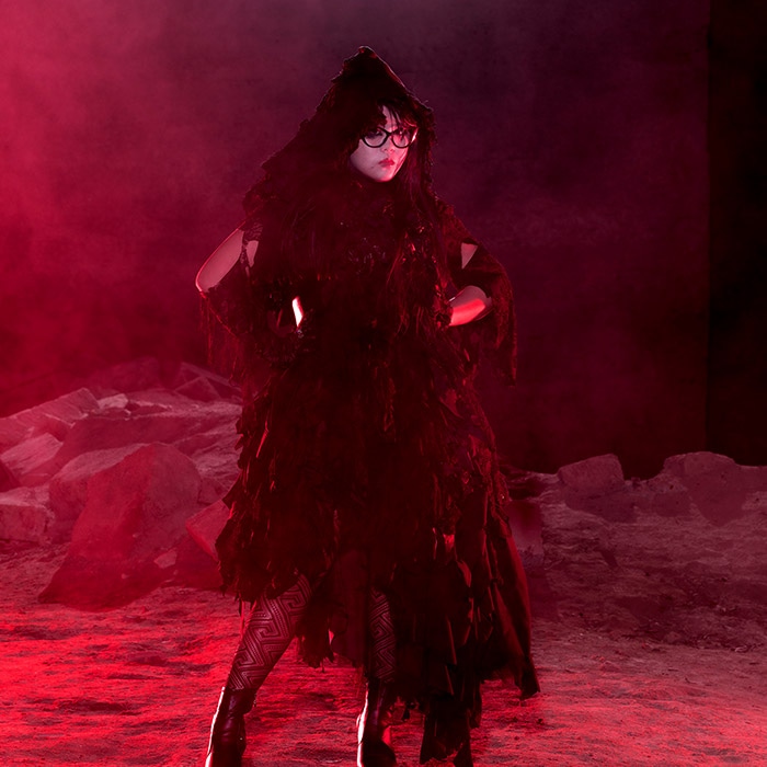 人気画像8位は「聖飢魔IIの創始者である“地獄の大魔王”ダミアン浜田陛下、10万59歳で世界最高齢メジャーデビュー」より、さくら“シエル”伊舎堂。