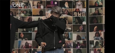 泣き出すJIMIN。(c)Big Hit Entertainment