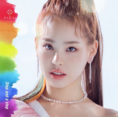 NiziU「Step and a step」MAKO盤ジャケット