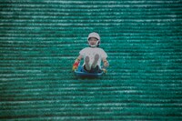 アイドルの貴重な草滑り写真。