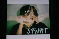 安本彩花自作のオープニング映像。