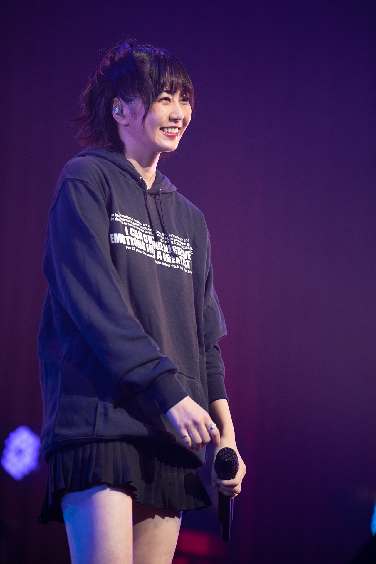 安本彩花