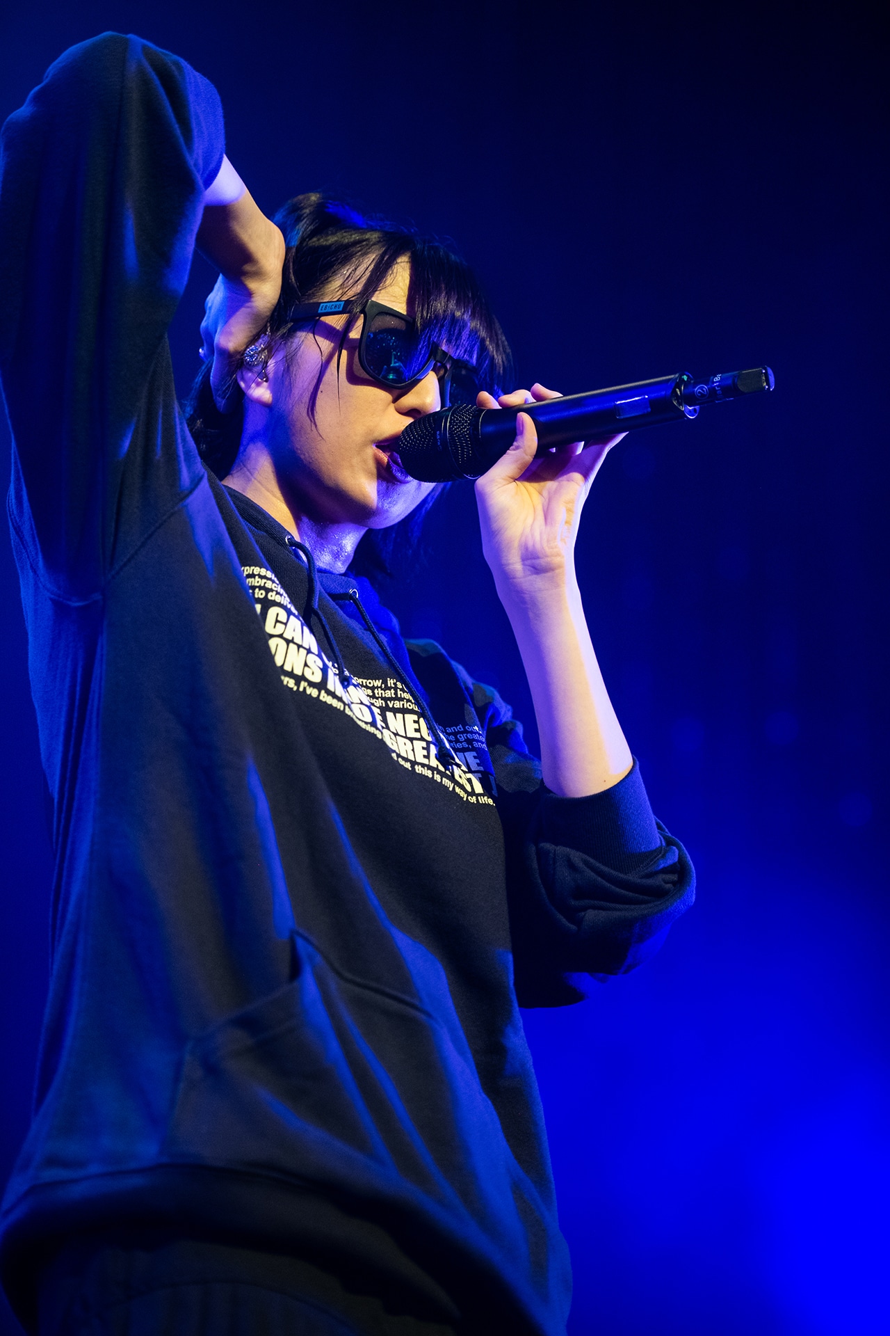 安本彩花
