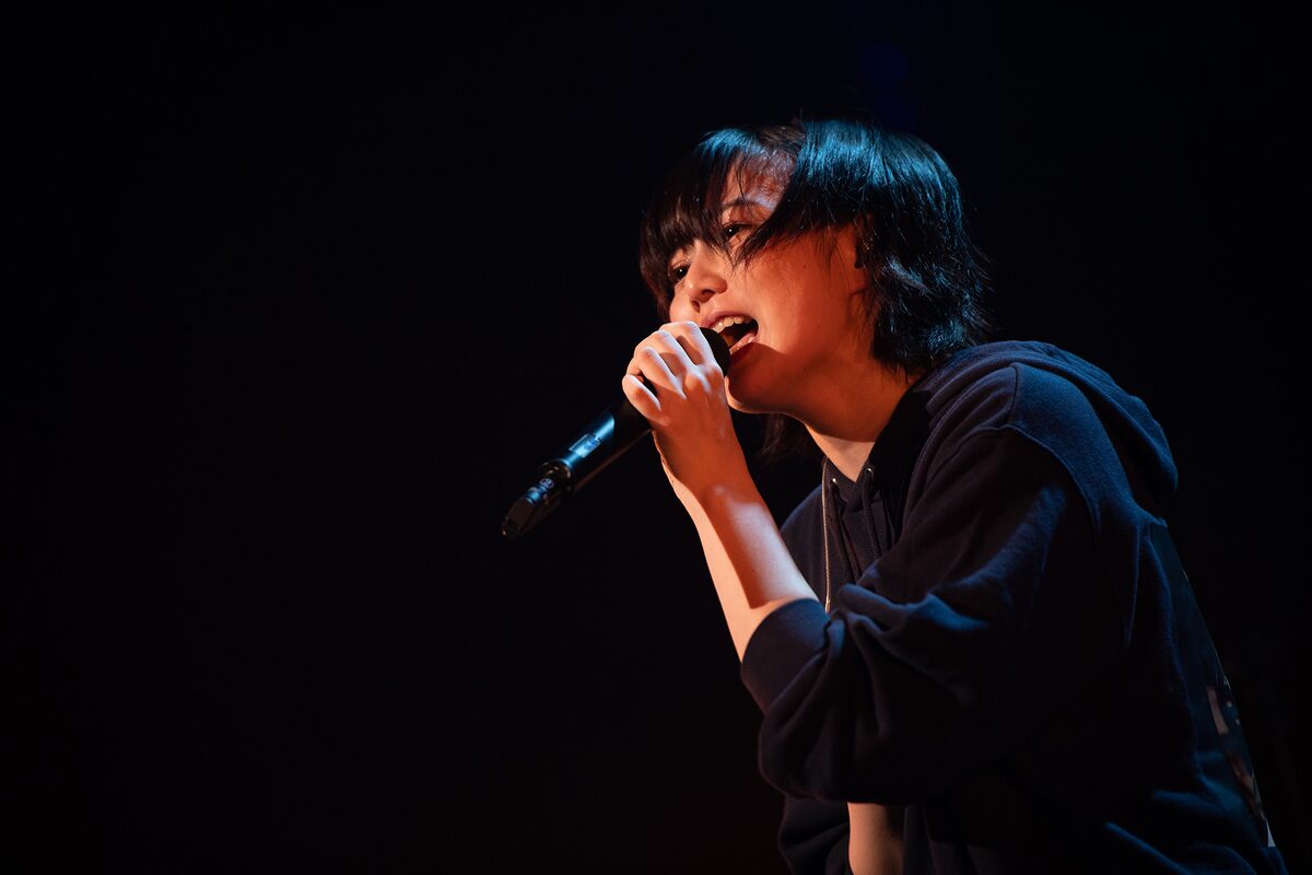 安本彩花 ソロライブでオリジナル曲続々披露 明るい未来を想像して前進したい ライブレポート 写真35枚 音楽ナタリー