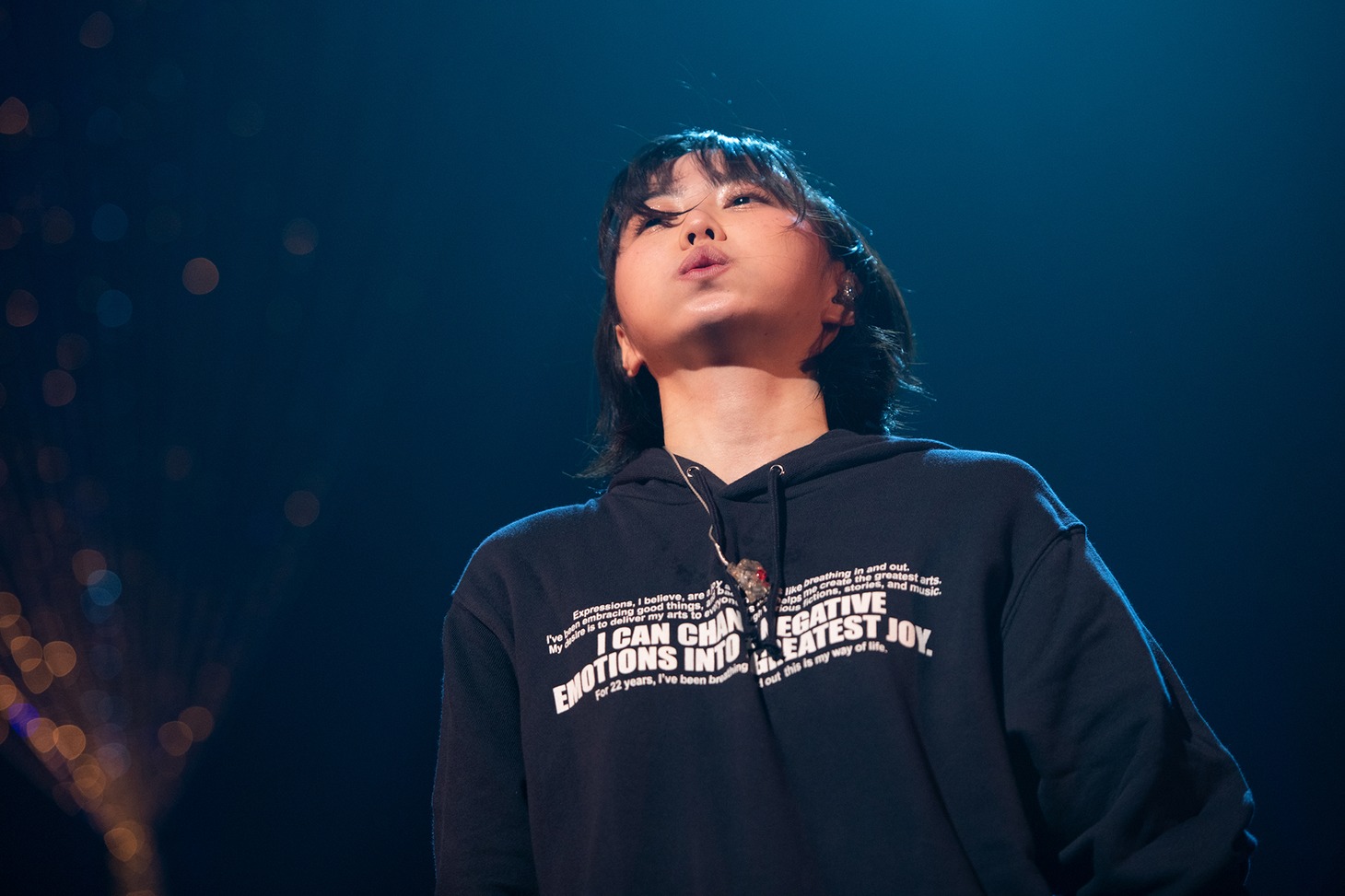 安本彩花