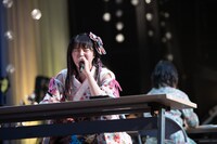 クイズに苦戦する中山莉子。