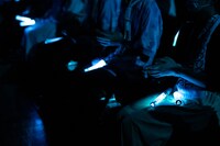 中山莉子の指示通り「パン、パパン」のリズムでアンコールを求める観客。