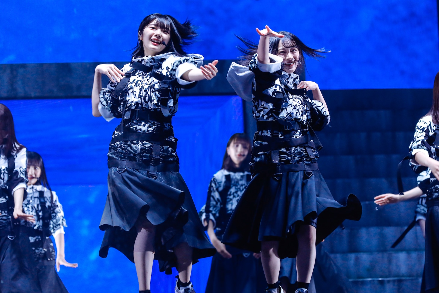 欅坂46 2期生の藤吉夏鈴（左）と森田ひかる（右）。（撮影：上山陽介）