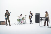 「Old To The New」第1弾の「side B」より。