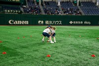 ナオ・オブ・ナオ、ハナエモンスターによるイス取りゲームの様子。