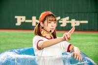 バブルボール相撲に勝利したアイカ・ザ・スパイ。