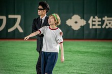 ハンターに捕まったハナエモンスター。