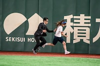 ハンターに捕まるナオ・オブ・ナオ。