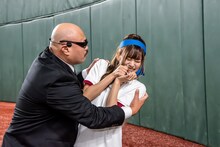 クロちゃんの臭い息を嫌がるナオ・オブ・ナオ。