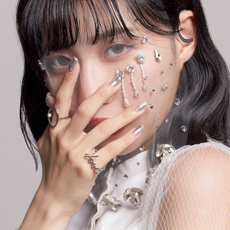 eill「LOVE/LIKE/HATE」ジャケット