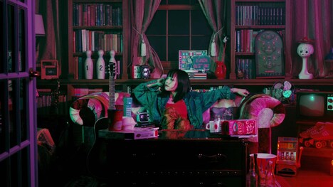 みゆな「DeadRock」MVより。