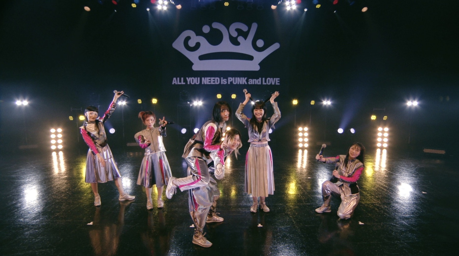 「TOKYO BiSH SHiNE6」より。