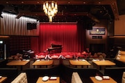俺のGrill&Bakery 東京の内観。