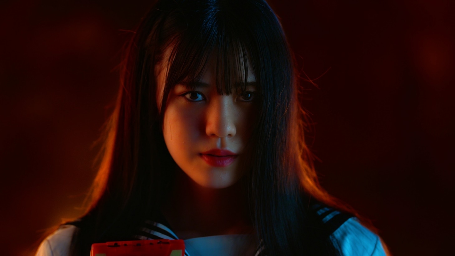 ラストアイドル「何人（なんびと）も」ミュージックビデオのワンシーン。