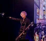 「『エアーツアー』〜気持ちは大阪〜」より、歌広場淳（B）。（写真提供：ユークリッド・マネージメント）