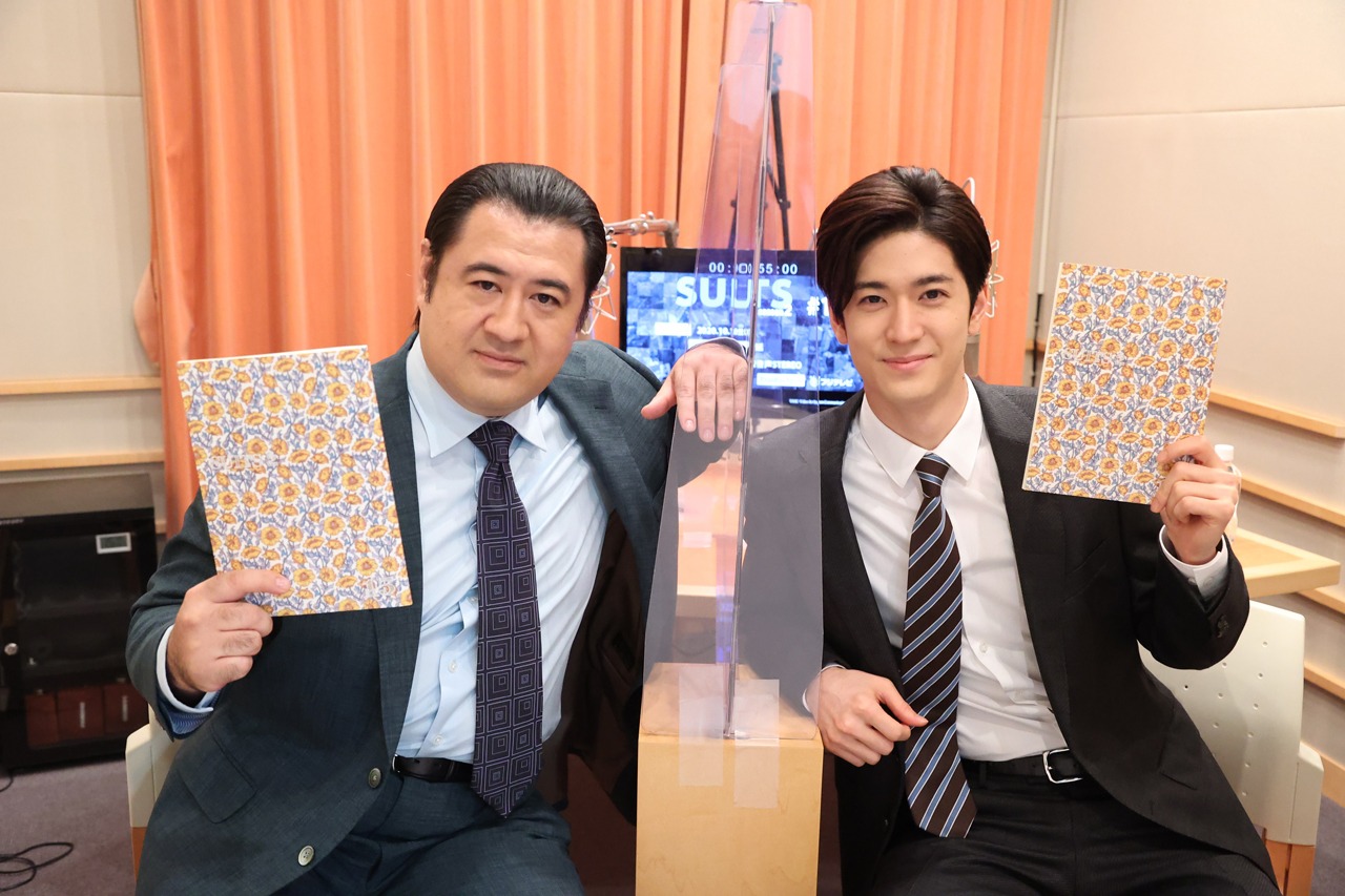 左から小手伸也、中島裕翔（Hey! Say! JUMP）。（c）フジテレビ