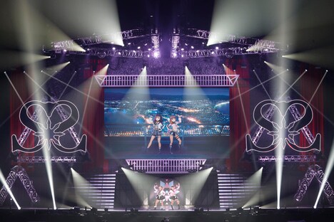 「Saint Snow 1st GIG ～Welcome to Dazzling White Town～」10月17日公演より。(c)2017 プロジェクトラブライブ！サンシャイン!!