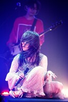 aiko (c)ポニーキャニオン