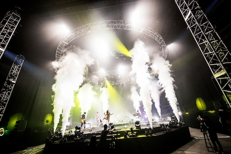 aiko「Love Like Rock ～別枠ちゃん vol.2～」より。 (c)ポニーキャニオン