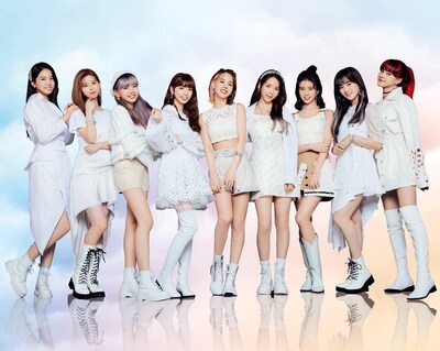 人気画像1位は「NiziU×ローソンキャンペーンが11月にスタート、オンラインミーグリほか特典多数」より、「NiziUデビュー応援キャンペーン」キービジュアル。