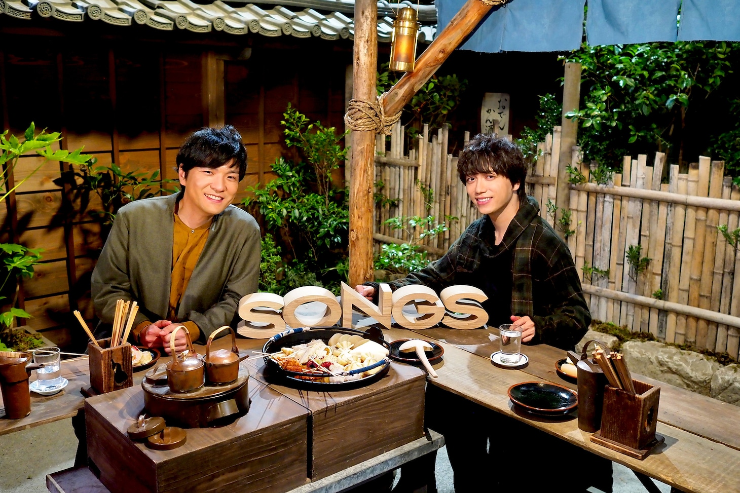 左から森山直太朗、山崎育三郎。