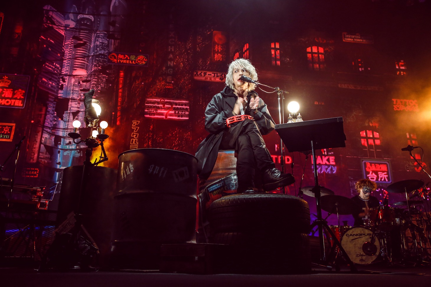9月に行われた「HYDE LIVE 2020 Jekyll & Hyde」の様子。
