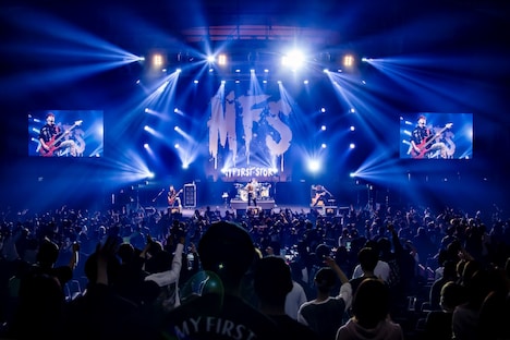 「MY FIRST STORY “TOUR 2020”」初日公演、第2部の様子。（Photo by TAKASHI KONUMA）