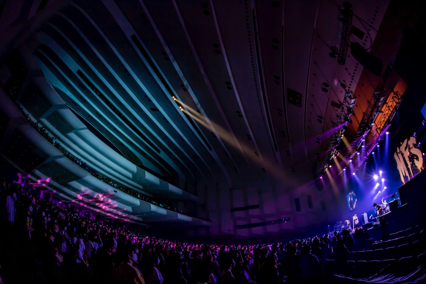 「MY FIRST STORY “TOUR 2020”」初日公演、第2部の様子。（Photo by TAKASHI KONUMA）