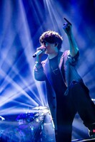 Hiro（Vo）（Photo by TAKASHI KONUMA）