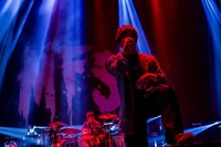 Hiro（Vo）（Photo by TAKASHI KONUMA）