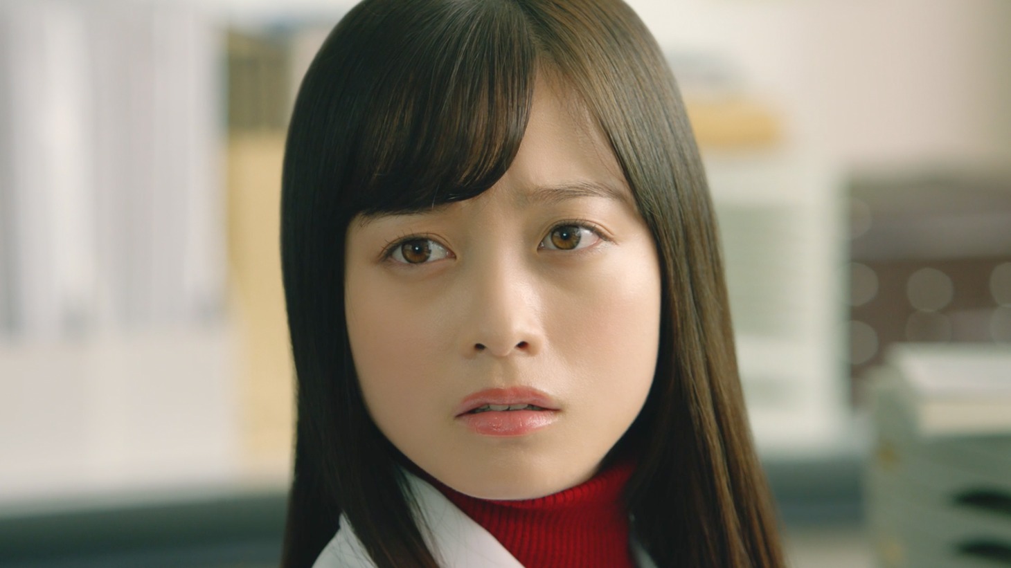 NTTドコモの新CM「先生、5Gって知ってる？」のワンシーン。