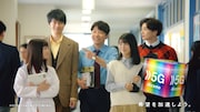 人気画像9位は「星野源先生、NTTドコモ新CMで5Gにワクワク」より、NTTドコモの新CM「先生、5Gって知ってる?」のワンシーン。