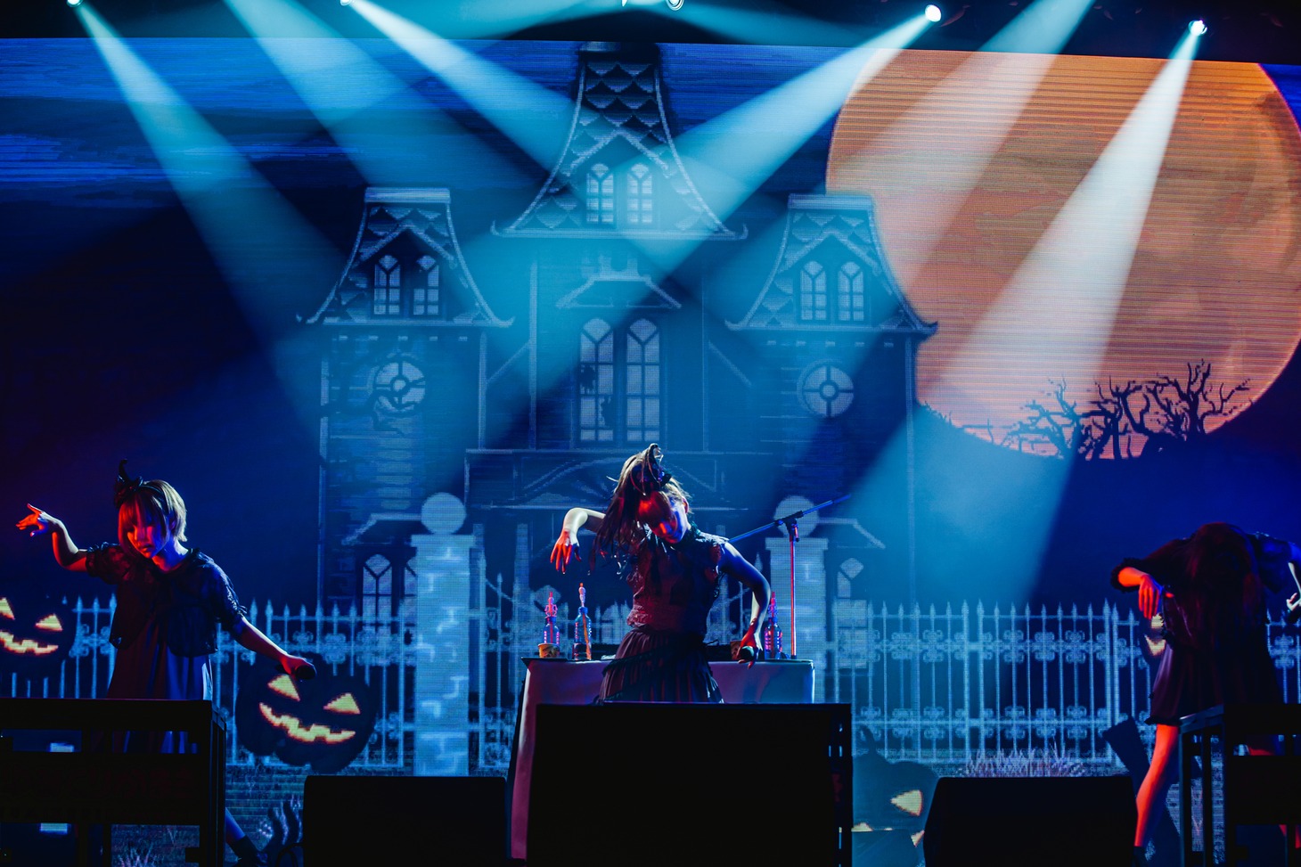 あゆみくりかまき「不思議の国のアユクマ ～"PUNK"kin Halloween party～」の様子。（Photo by Mao Hashimoto）
