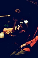 吉田山田「吉田山田デビュー11周年記念配信ライブ」の様子。（撮影：後藤壮太郎）