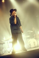 山田義孝（Vo）（撮影：後藤壮太郎）