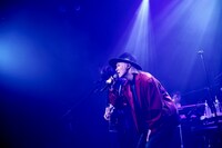 山田義孝（Vo）（撮影：後藤壮太郎）