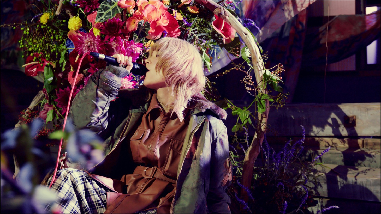 um-hum「Ungra」MVより。