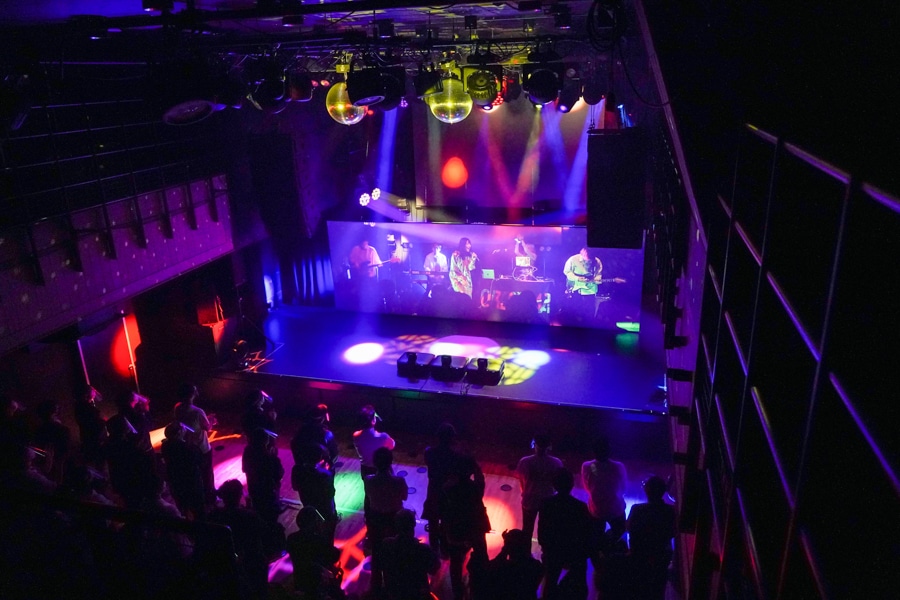 「YAMAHA×ORESAMA×Veats Shibuya presents LIVE ON DISTANCE VIEWING "Gimmme!"」の様子。（写真提供：ヤマハ株式会社）