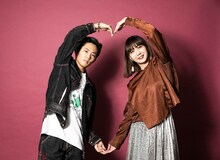 左からオカモトレイジ、土岐麻子。