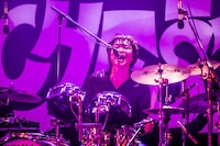 茂木欣一（Dr）（撮影：青木カズロー）